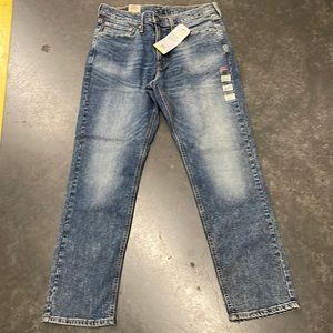 Brand new with tags mens levis athletic tapered jeans. Size 34x32